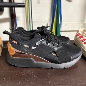 Puma Sneakers (OPEN TO OFFERS)
